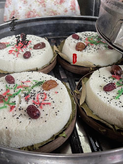 我国传统习俗中重阳节经常吃重阳糕饮什么（重阳节日习俗）