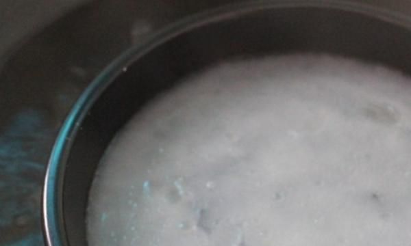 怎么在家做凉皮,在家用澄面做的凉皮发白?图8