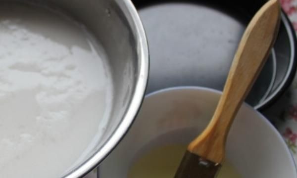 怎么在家做凉皮,在家用澄面做的凉皮发白?图7