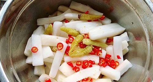 泡萝卜的腌制方法酸脆,腌白萝卜怎么腌好吃又脆酸甜图2