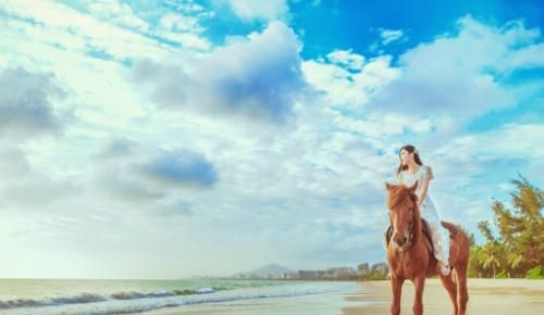 不负韶华的前一句是什么,“以梦为马不负韶华”的下一句是什么?图1