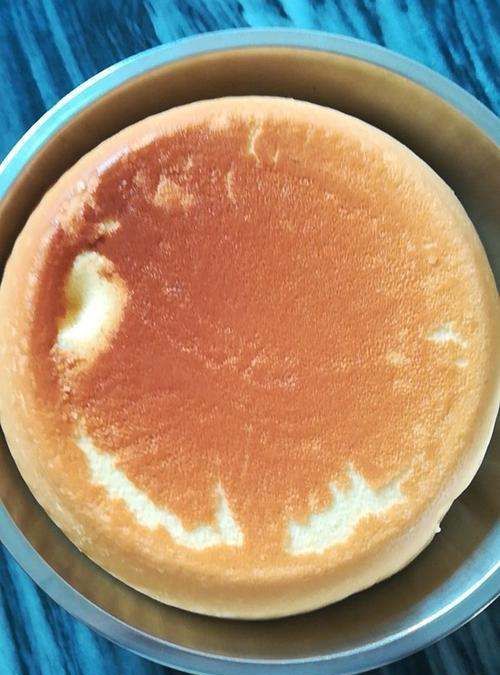 如何防止电饭锅蛋糕糊,电饭锅蛋糕底部糊了内部湿的图3