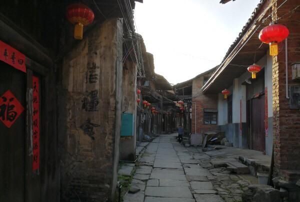 荷塘区美食,广西桂林临桂有什么特色的地方和美食?图5