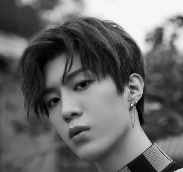 范丞丞范冰冰是什么关系 ,范丞丞晒全家福称范冰冰 “我妹”,你看好他未来的发展吗?图3