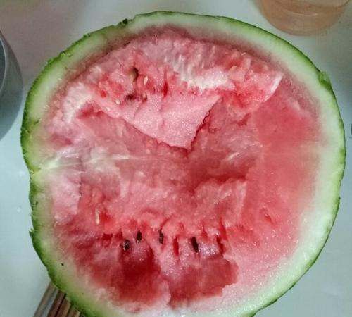 没熟的西瓜可以吃,没熟的西瓜能不能吃?图4
