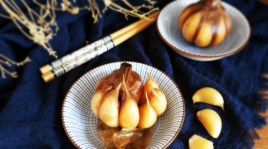 糖醋蒜为什么冒气泡,用水封口玻璃罐腌制糖蒜两天了还能吃吗图8