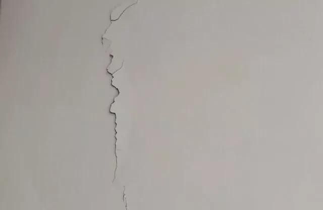 再利用的东西有哪些,墙壁开裂用什么东西修补不会再裂开?图1