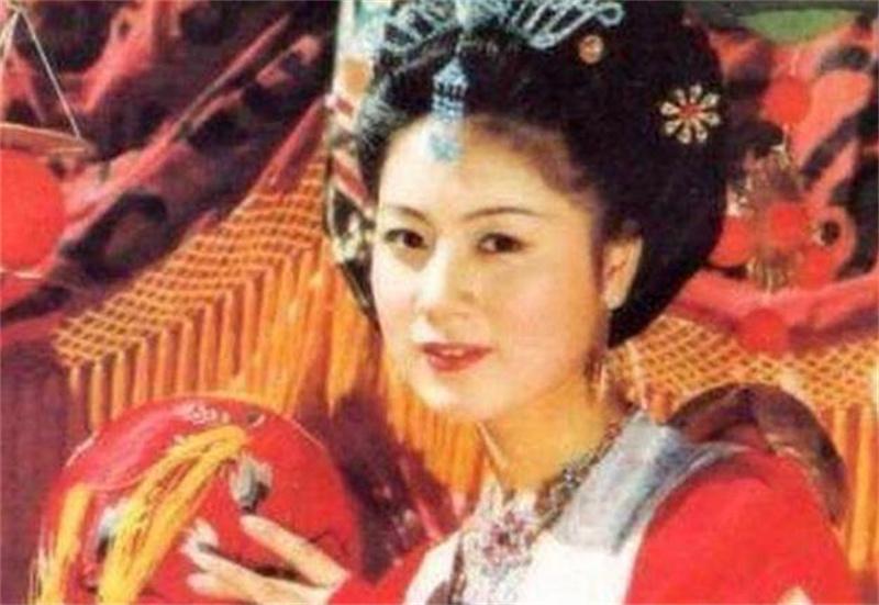 余秋雨简介及个人资料(余秋雨:靠妻子寄打工费生活,成名后抛弃妻子,迎娶“唐僧母亲”)