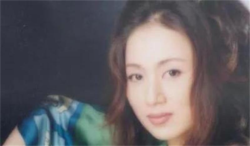 余秋雨简介及个人资料(余秋雨:靠妻子寄打工费生活,成名后抛弃妻子,迎娶“唐僧母亲”)