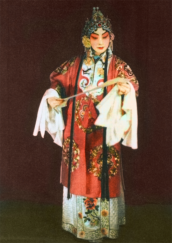 梅兰芳个人资料简介(梅兰芳:抗战8年誓死不登台,差点被饿死,去世后国家降半旗致哀)