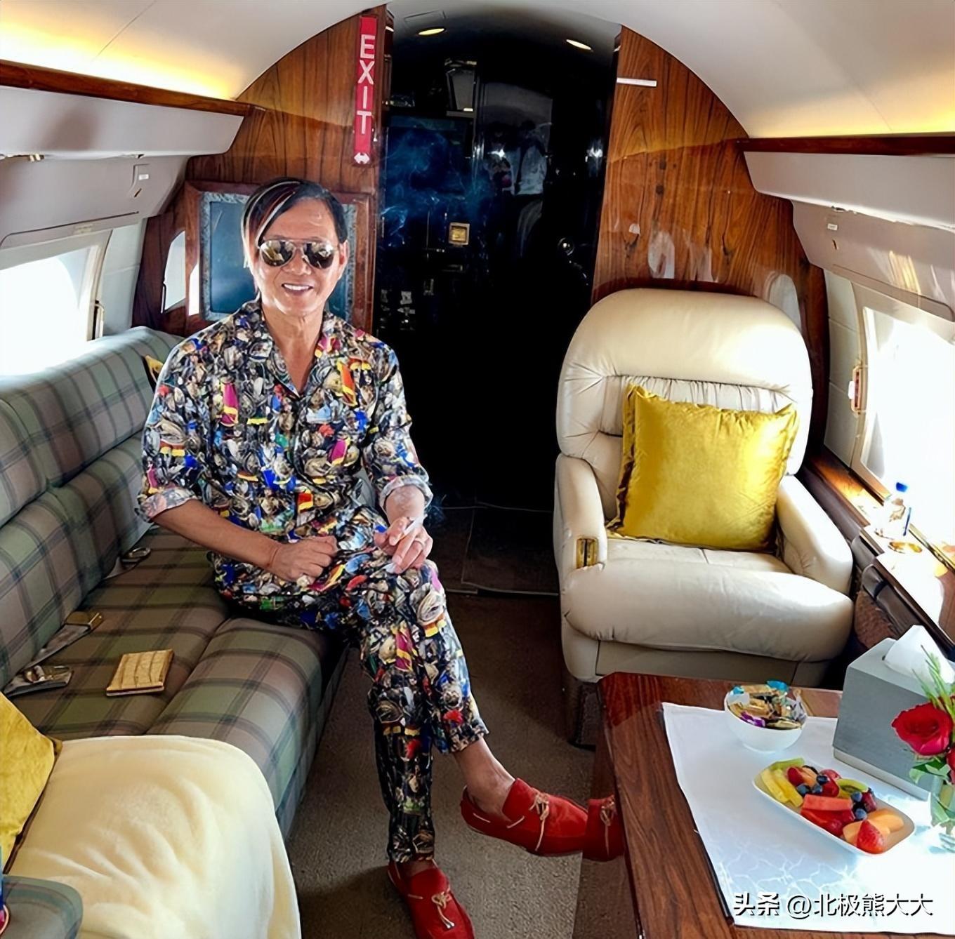 洪永时简介个人资料(“亿万富翁”洪永时:4个老婆N个红颜,原来有钱真的可以为所欲为)