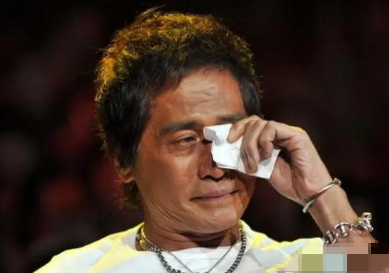 齐秦个人资料简介及年龄(齐秦:50岁娶小24岁娇妻,宠了对方11年)