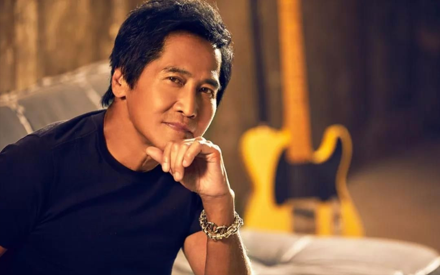 齐秦个人资料简介及年龄(齐秦:50岁娶小24岁娇妻,宠了对方11年)