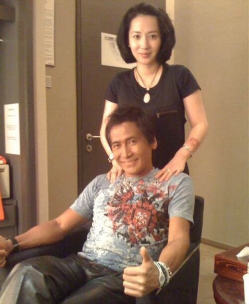 齐秦个人资料简介及年龄(齐秦:50岁娶小24岁娇妻,宠了对方11年)