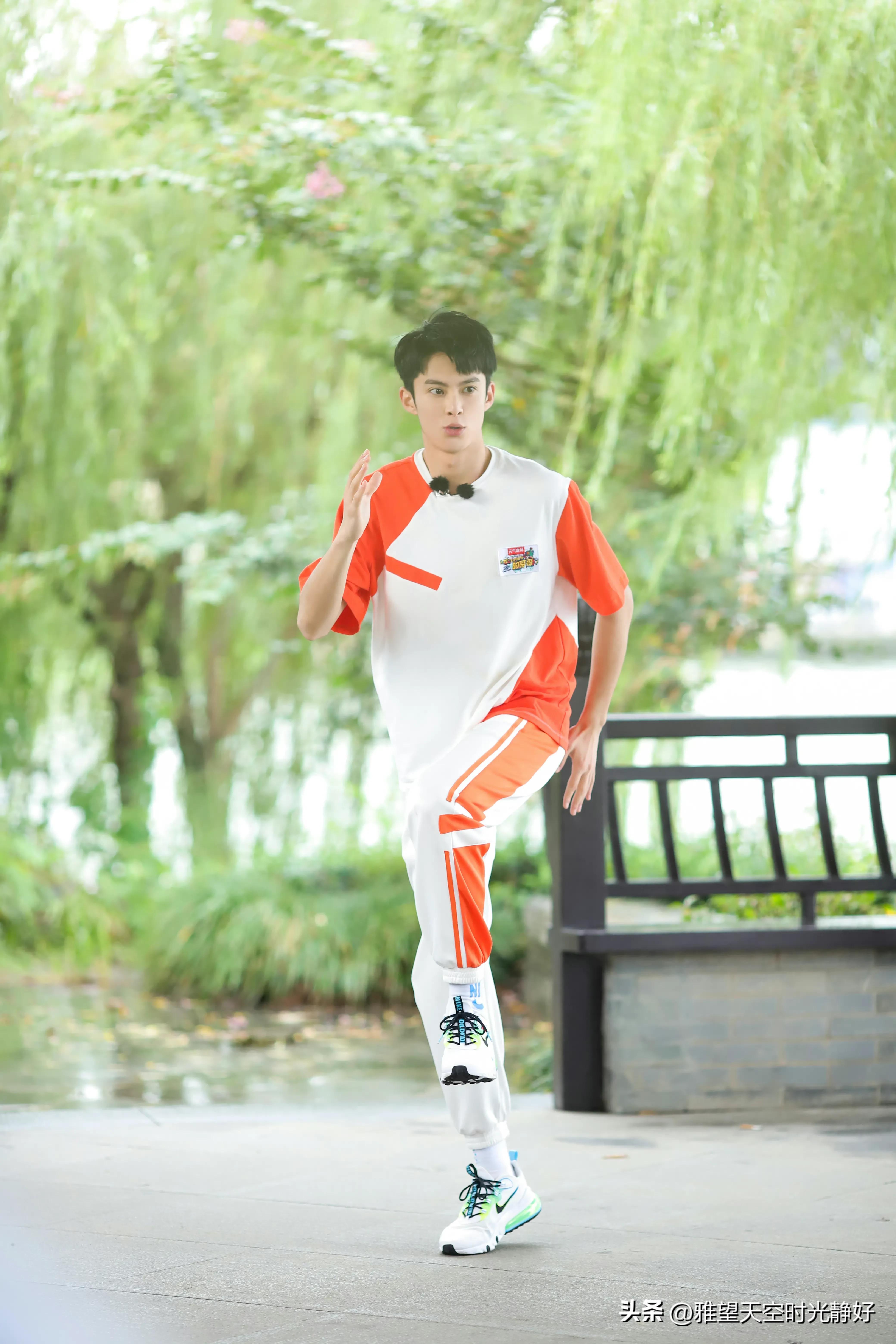 王鹤棣个人资料简介,幸运且努力的阳光大男孩 新晋顶流