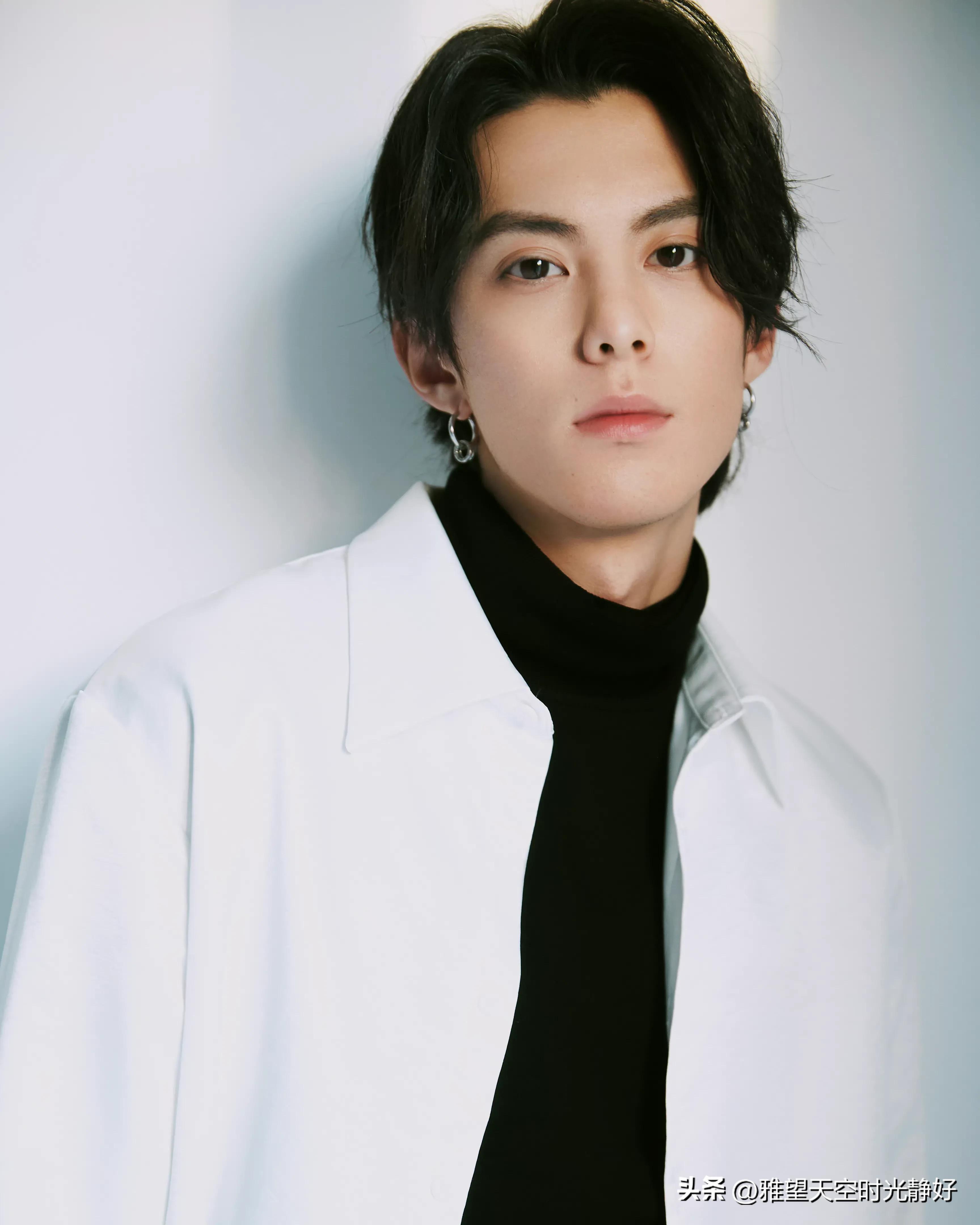 王鹤棣个人资料简介,幸运且努力的阳光大男孩 新晋顶流