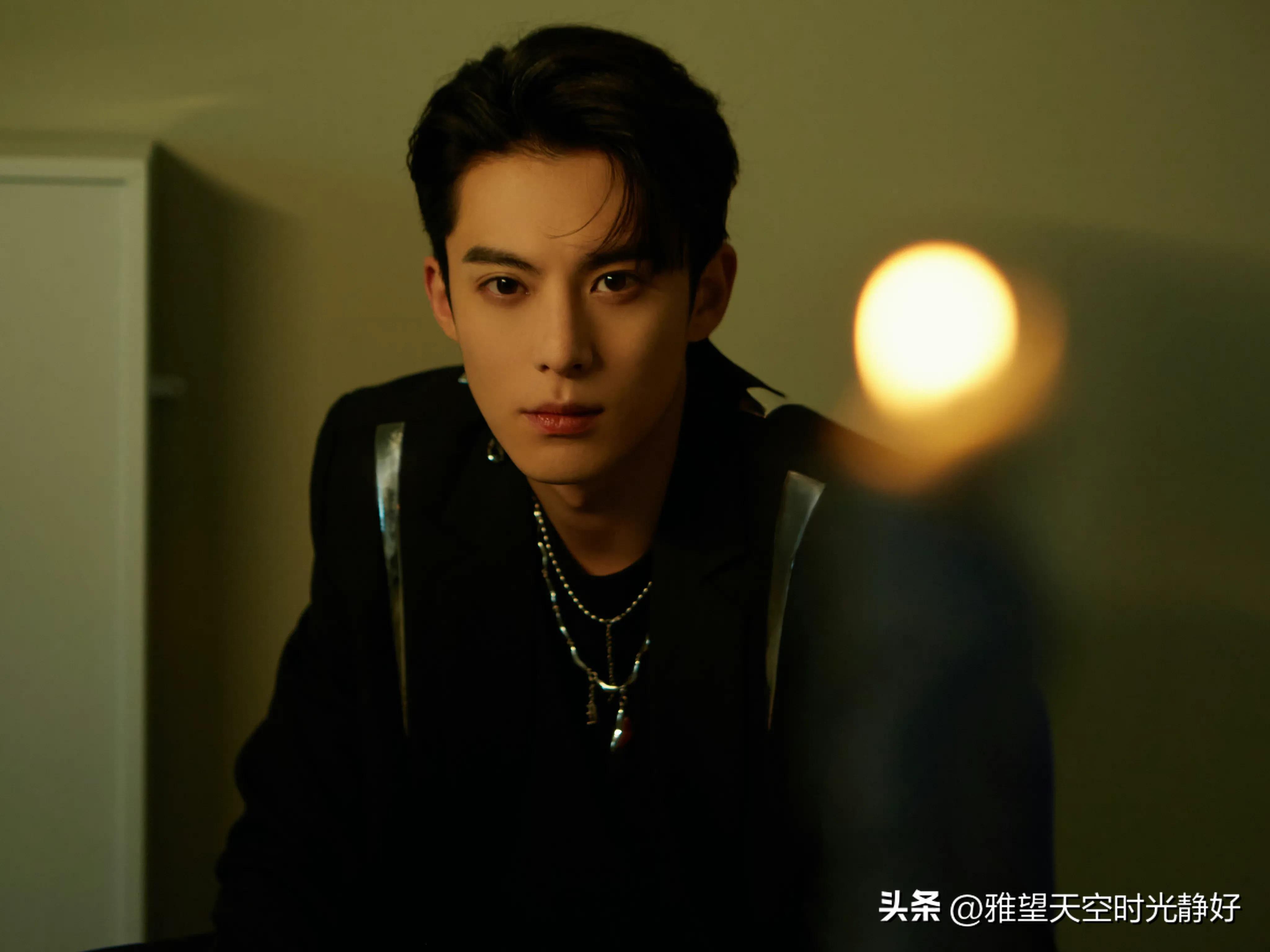 王鹤棣个人资料简介,幸运且努力的阳光大男孩 新晋顶流