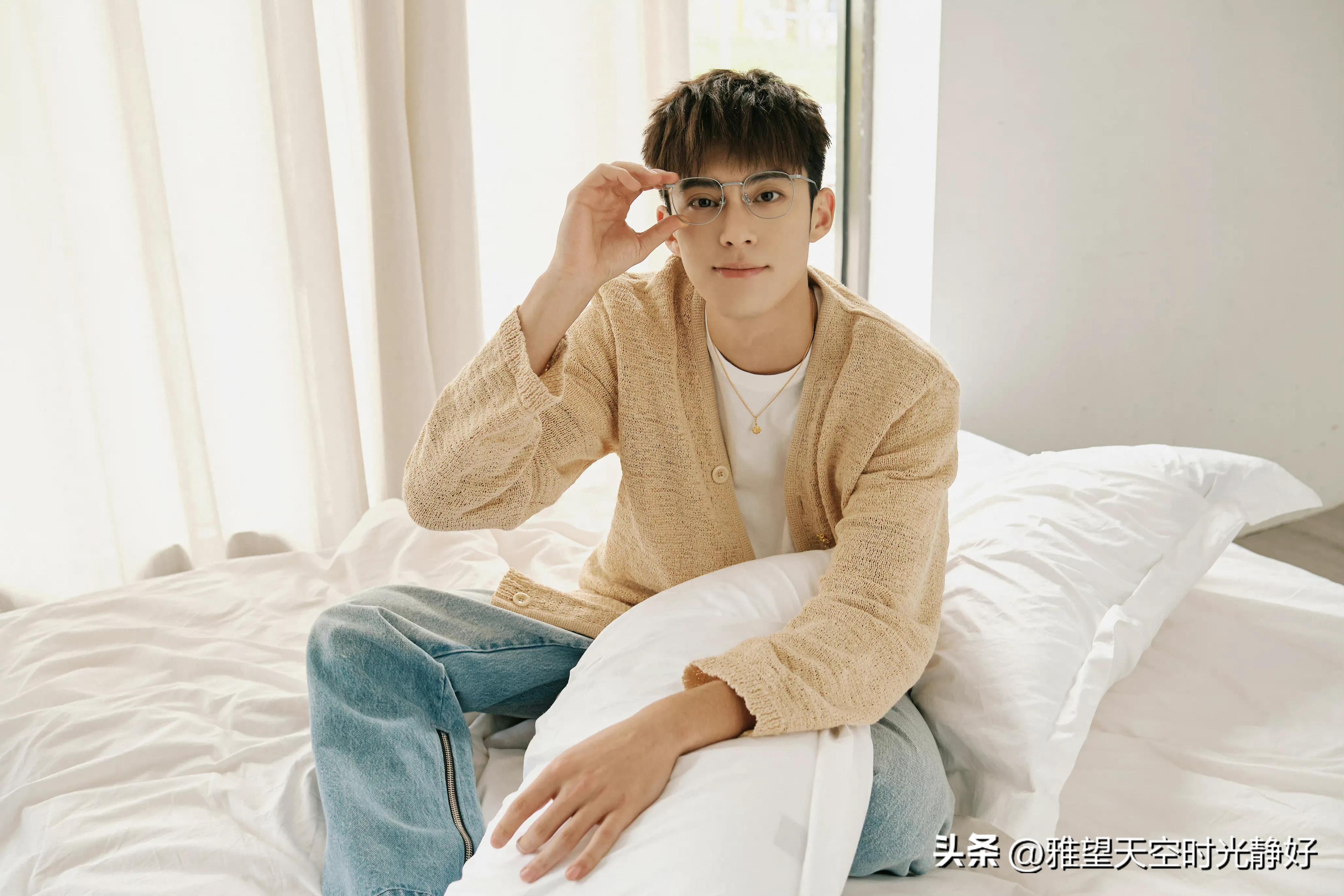 王鹤棣个人资料简介,幸运且努力的阳光大男孩 新晋顶流