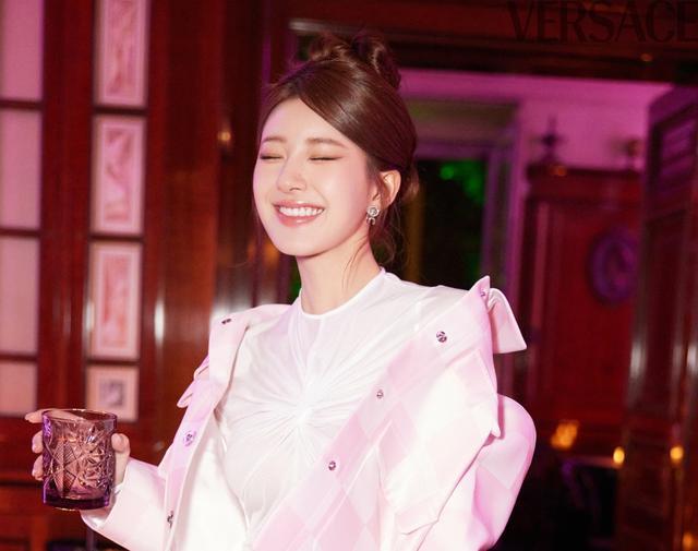 赵露思后援会停更什么情况? 官方职能组集体黑头像!