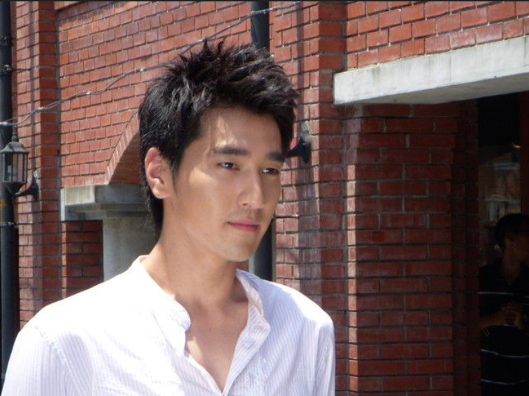 赵又廷个人资料及简历剧照(5任女友全是绝色美人,又娶大5岁国民女神,赵又廷到底有何魅力?)