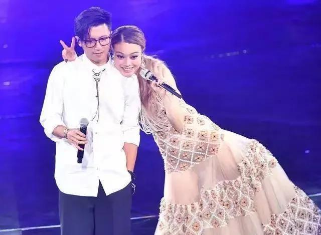 容祖儿个人简介 42岁容祖儿背景强大