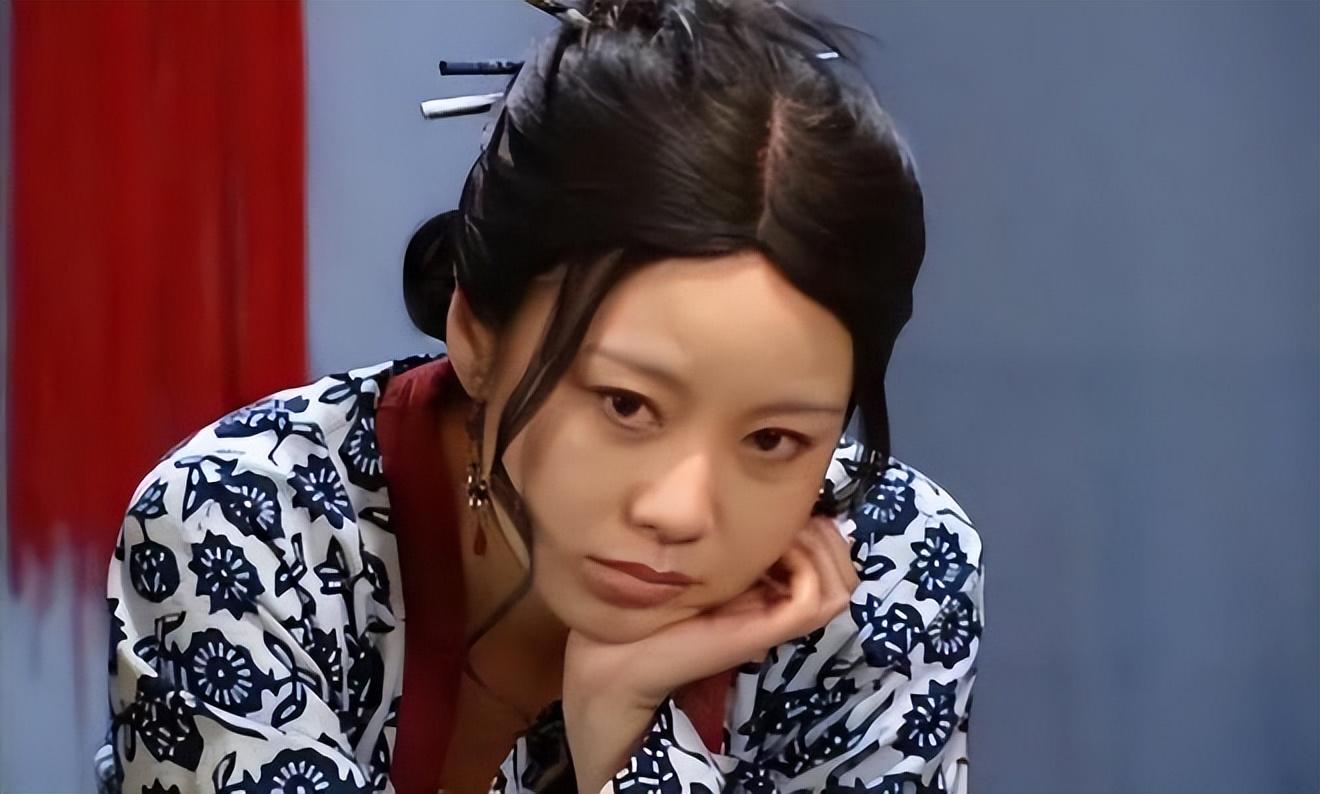 与闫妮离婚19年的邹伟再婚生子获幸福，但她情路坎坷至今未婚