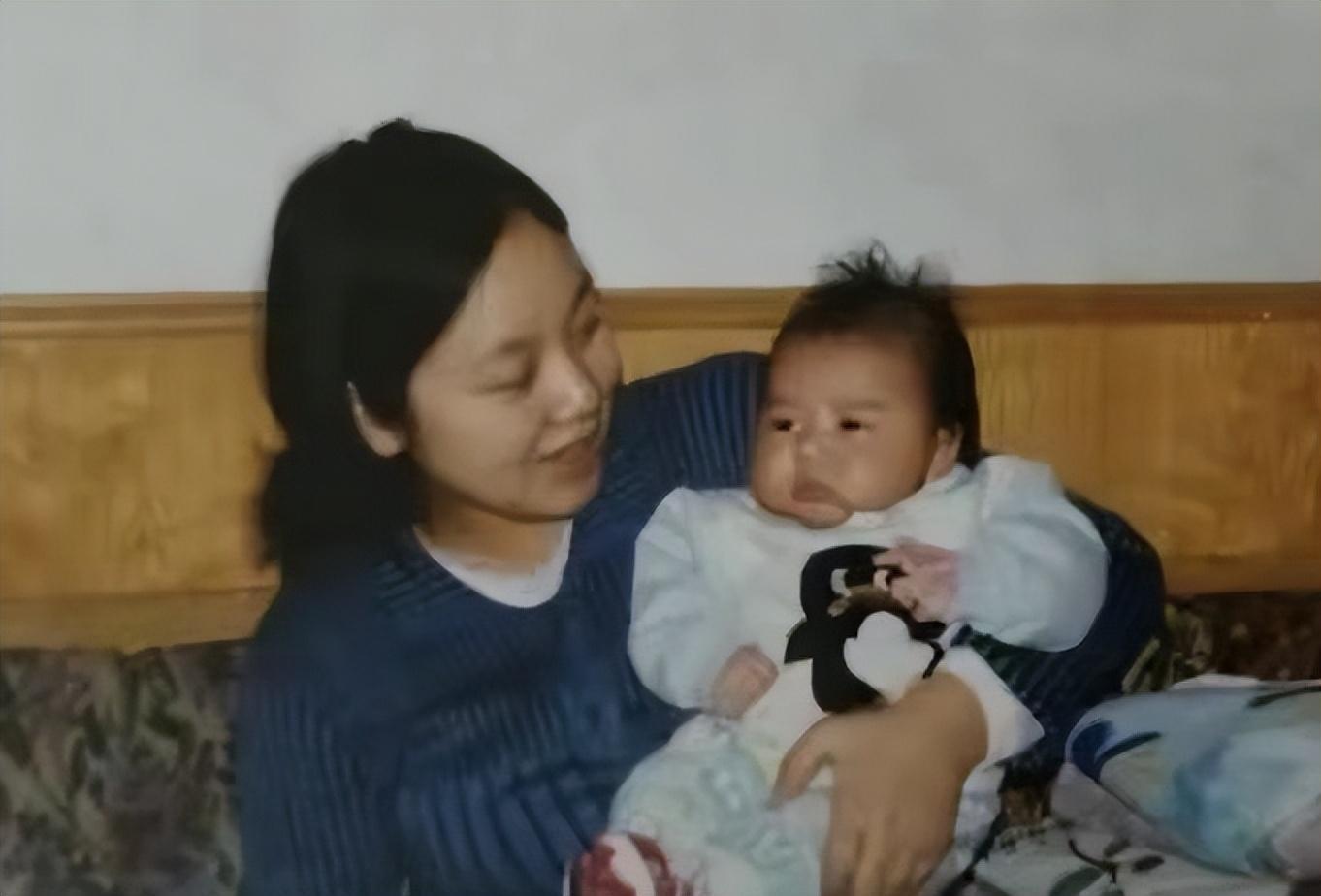 与闫妮离婚19年的邹伟再婚生子获幸福，但她情路坎坷至今未婚