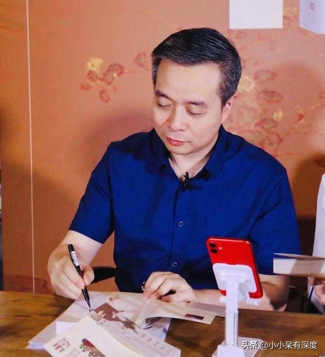 康震简介及代表作品（康震，自带流量的诗词男神，康震老师，他近段时间去哪儿了？）