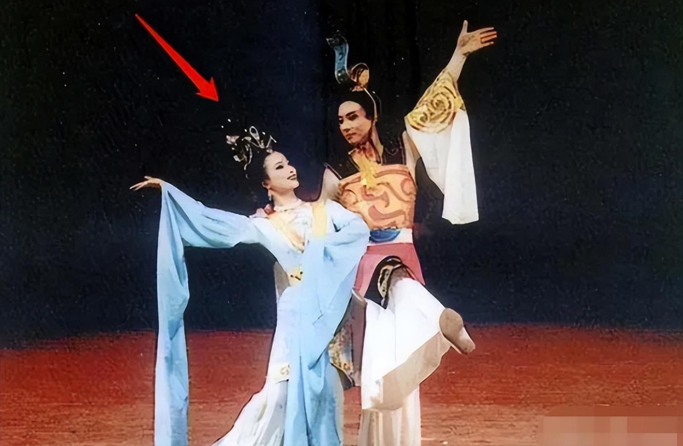 刘亦菲：妈妈风华绝代，小姨颜值爆表，全家我最丑，34岁仍单身