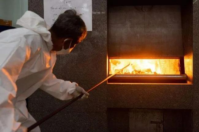 我国为什么实行火葬(人死后为什么要火化的真正原因)