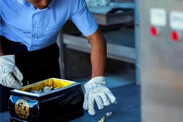 我国为什么实行火葬(人死后为什么要火化的真正原因)