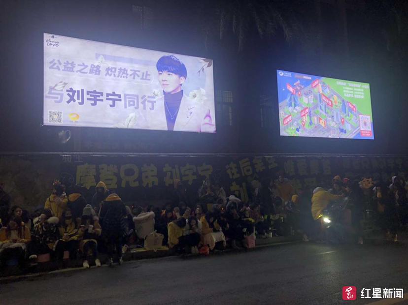 摩登兄弟刘宇宁《歌手》踢馆失败，后台大哭一场的原因是……