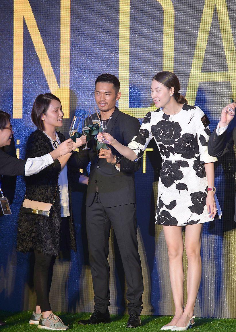 谢杏芳1米78和林丹一样高，大骨架穿精致裙装，比例好没违和感