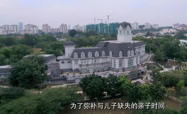 胡静曝光豪门生活 ！婆家大如皇宫院内豪车无数！老公却爱吃路边摊