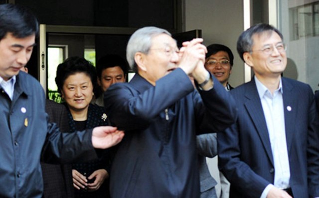“铁面总理”朱镕基：退休后几次露面都引起轰动