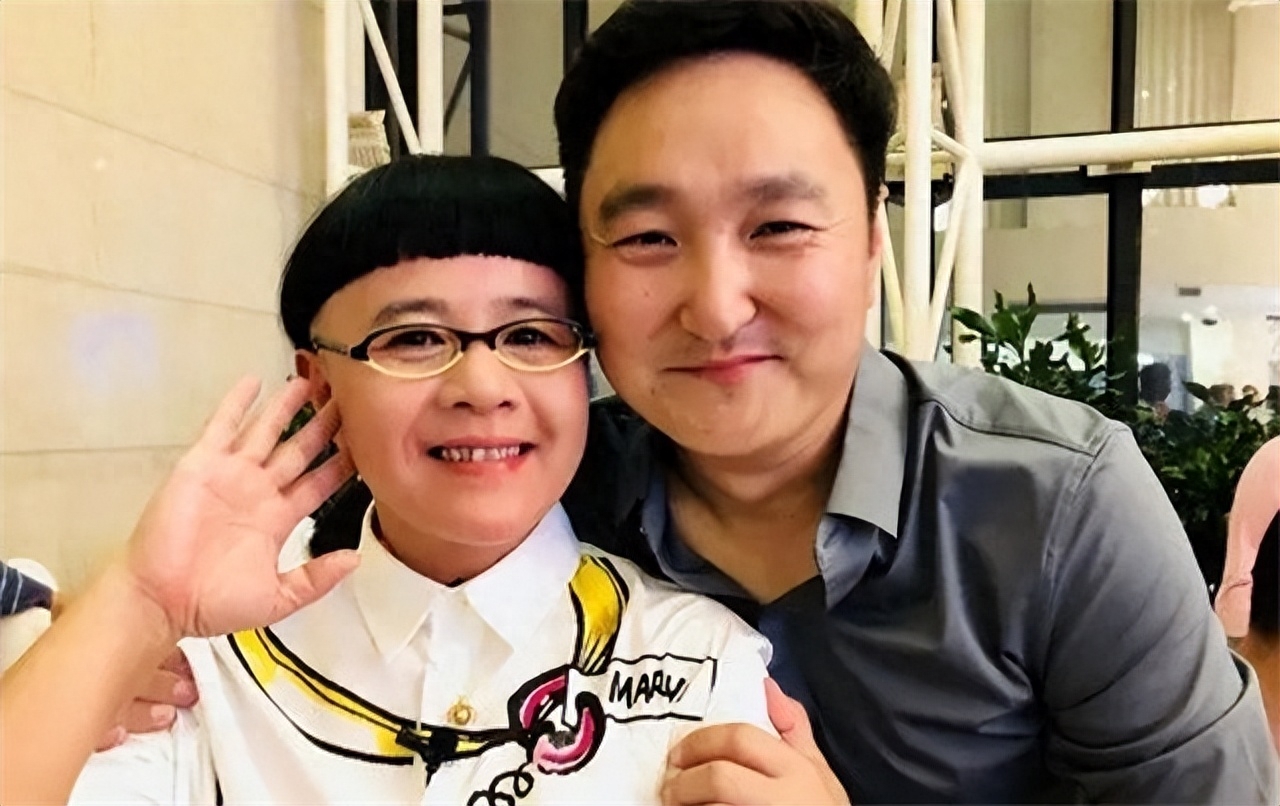 刘纯燕简历 如今57岁，与女儿酷似姐妹，主播老公相爱30年