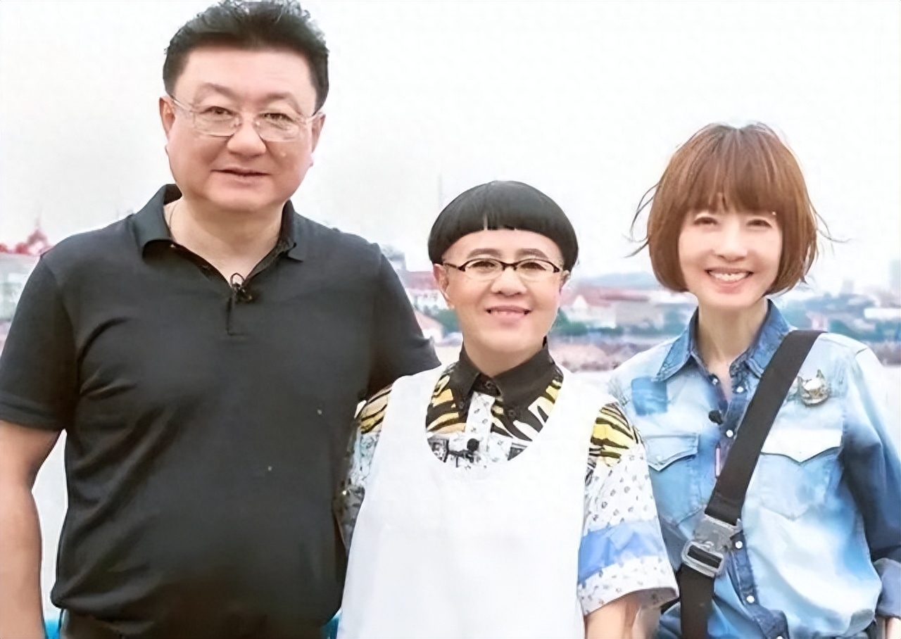 刘纯燕简历 如今57岁，与女儿酷似姐妹，主播老公相爱30年