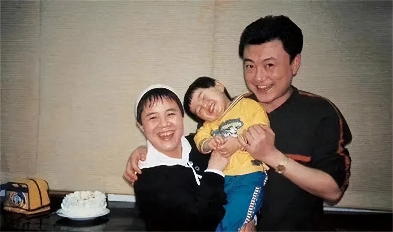 刘纯燕简历 如今57岁，与女儿酷似姐妹，主播老公相爱30年