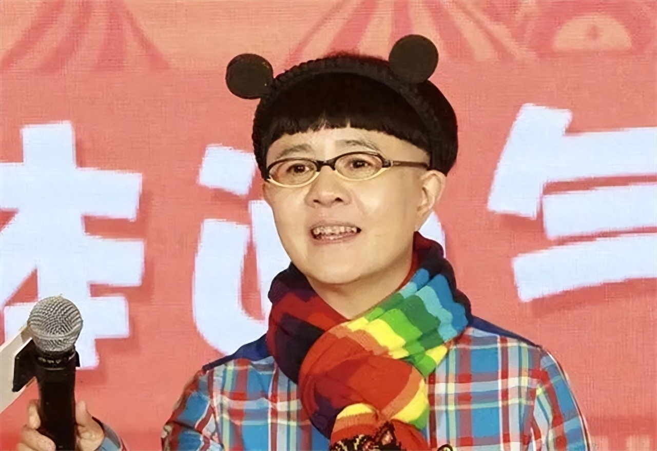 刘纯燕简历 如今57岁，与女儿酷似姐妹，主播老公相爱30年