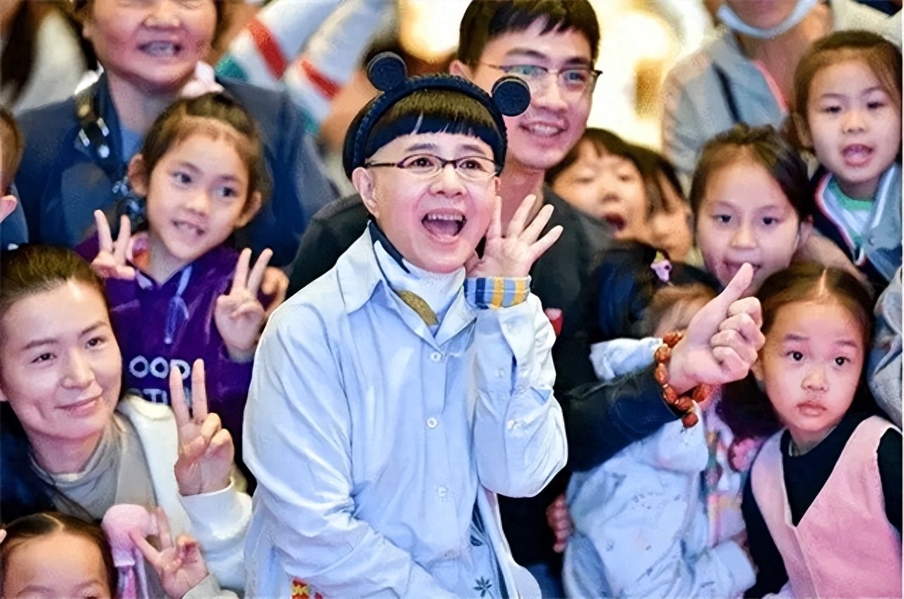 刘纯燕简历 如今57岁，与女儿酷似姐妹，主播老公相爱30年