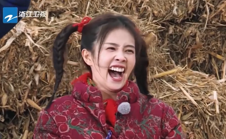 “跑男救星”白鹿：喝柠檬汁暴露与杨颖真实关系，耿直发言遭群嘲