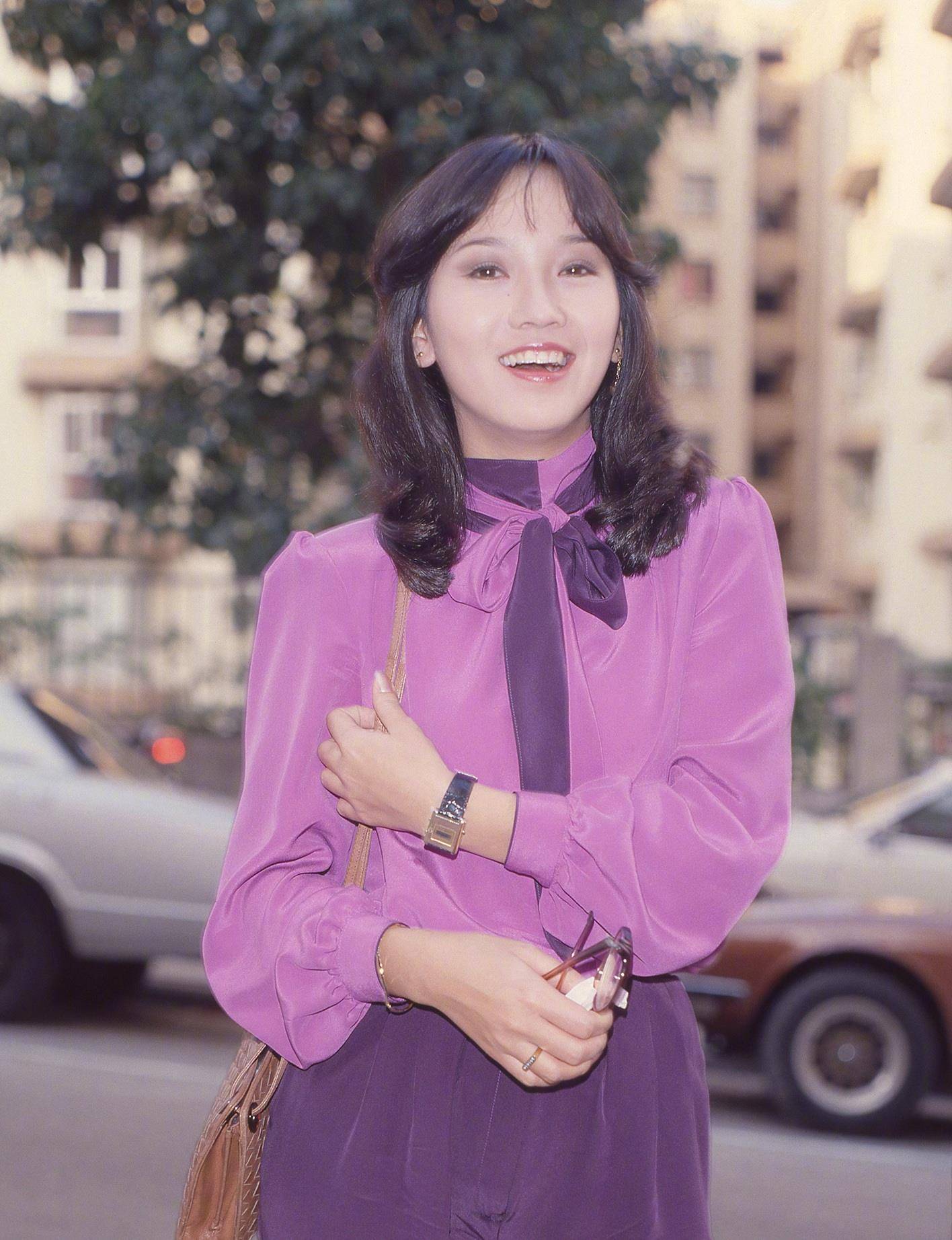 长子45岁次子42岁，小儿子35岁，赵雅芝儿子，个个让她骄傲