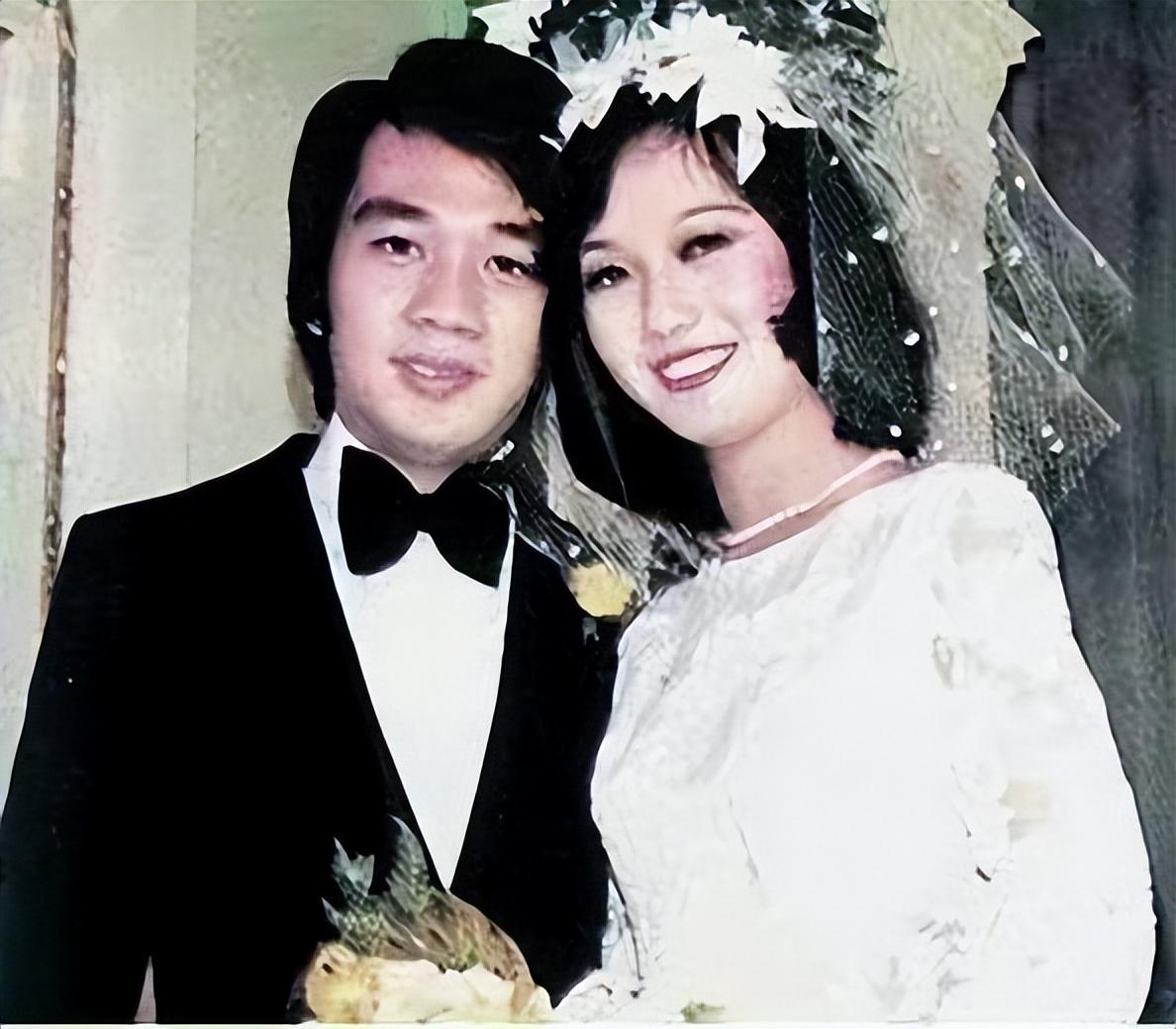 长子45岁次子42岁，小儿子35岁，赵雅芝儿子，个个让她骄傲