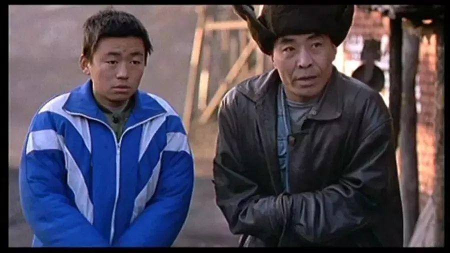 工地打工，草根出身的王宝强逆袭史：演戏时曾遭人踹打