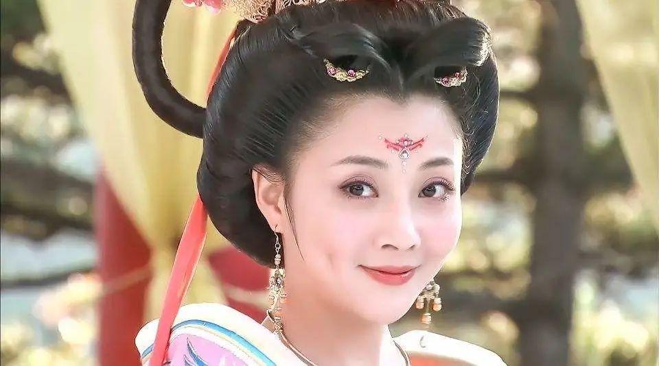 情史一波三折，被戏称为“年代戏卷王”的殷桃，也曾闪婚闪离