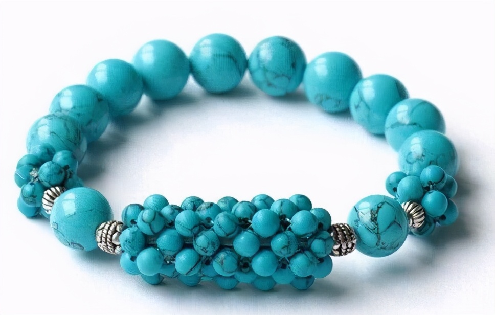 绿松石是有铁线的好还是没铁线的好(绿松石有铁线好还是没有好)