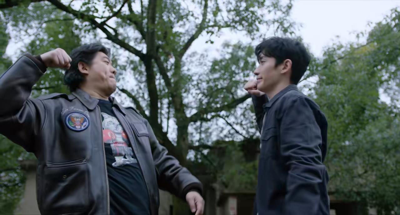 盗墓笔记吴邪张起灵是一对吗(吴邪和张起灵的关系有爱情吗)