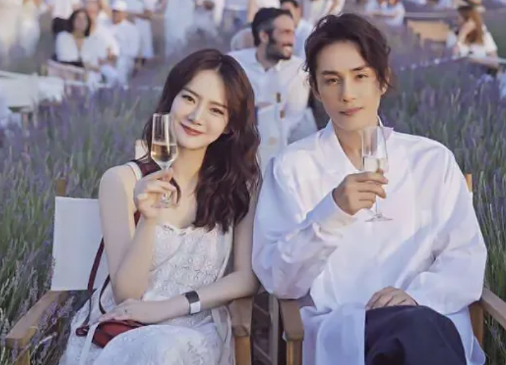 戚薇宣布暂退娱乐圈,懂得“分工合作”,是夫妻幸福的小秘密