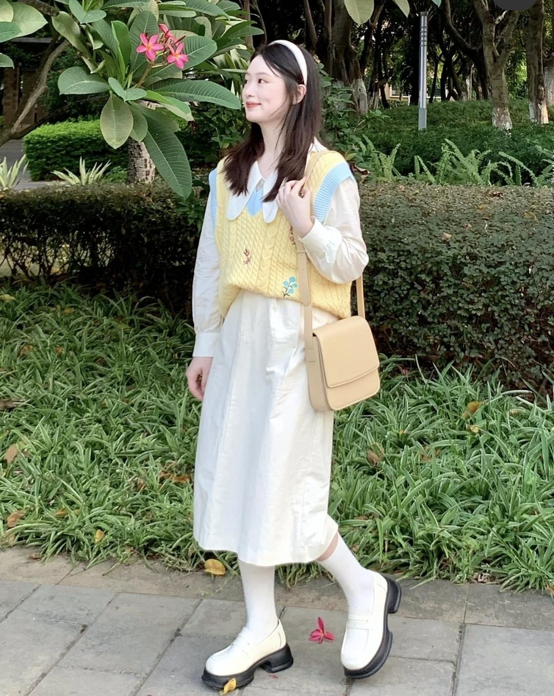 米白色的最佳10种颜色搭配(米白色搭配什么颜色好看)