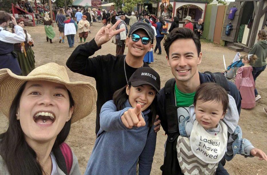 林依晨和老公庆结婚5周年，亲手做了4道菜，碗中的米饭的量是亮点